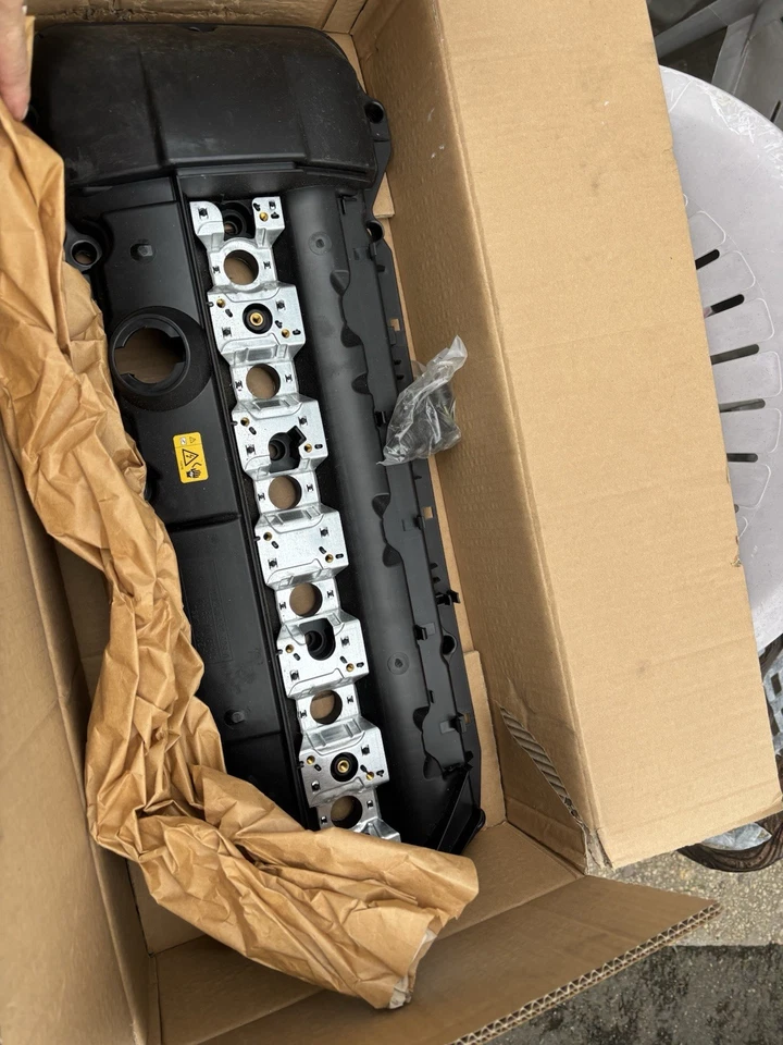 Tampa da válvula 72539JFRT 2003 2004 2005 para 2002-2006 BMW X5 - Imagem 2 de 3