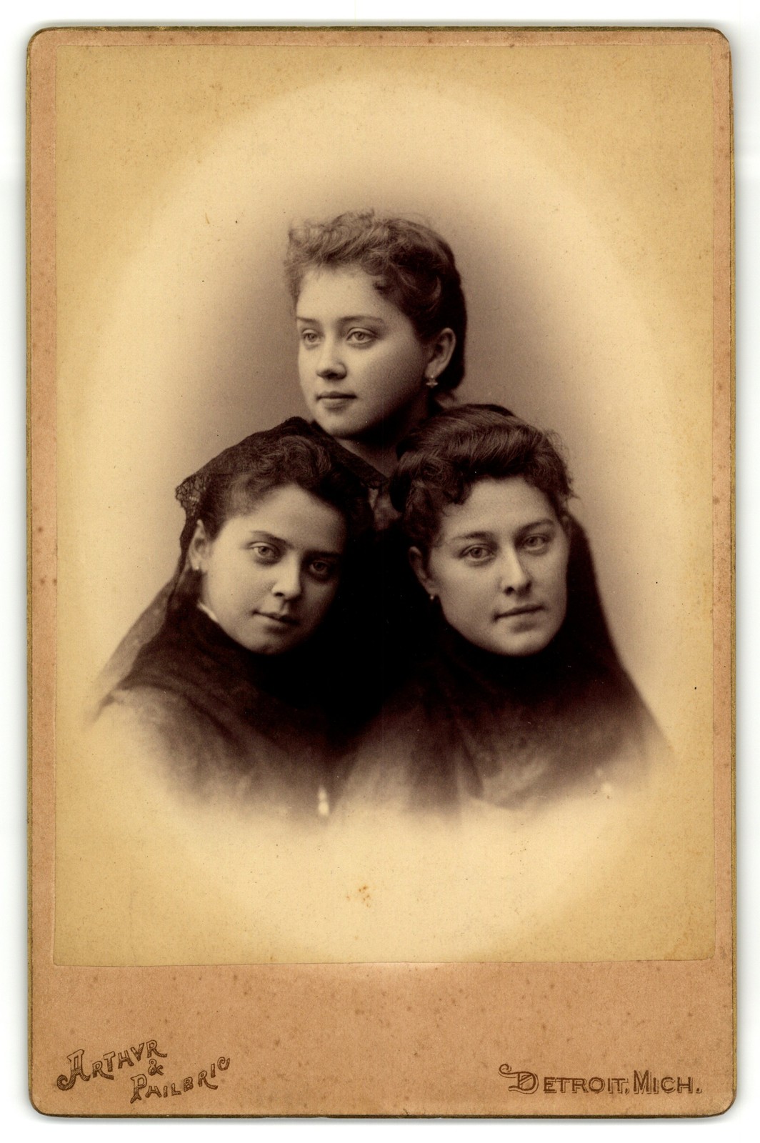 Cabinet Card Circa 1890s Arthur & Philbric Three Young Women Detroit Michigan