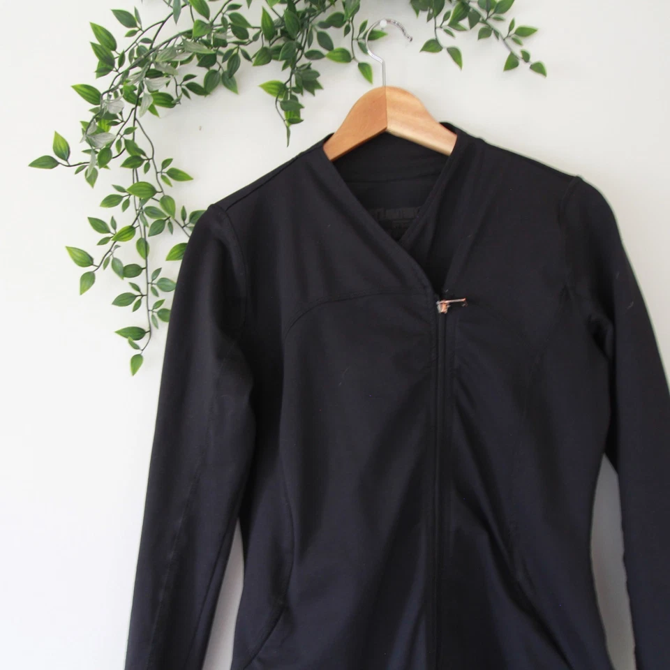 Grey's Anatomy by Barco IMPACT Women's Black Zip Front Fitted Jacket Size Small - Image 2 of 4