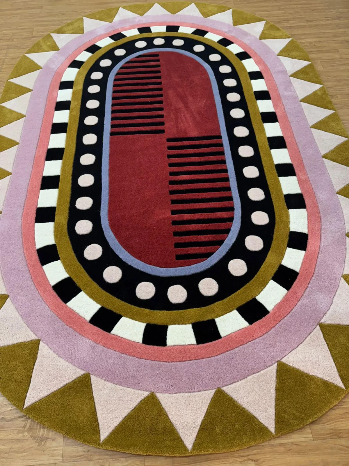 Hand-Tufted Wool Area Rug: Modern Geometric Design