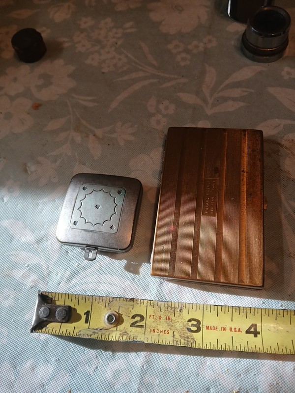 2 Richard Hudnut Ladies Compacts Vintage