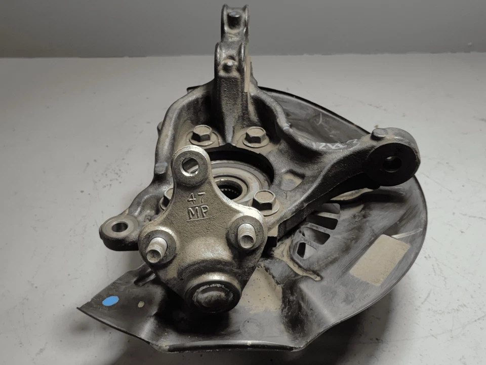 Toyota Camry 2018-2024 tracción delantera 2,5 L lado del pasajero delantero eje nudillo buje OEM Foto 4 de 4