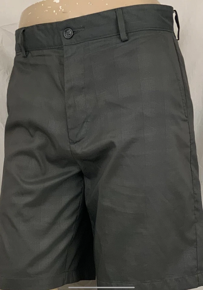 Pantalones Cortos de Golf Greg Norman Tasso Elba Talla 32 Gris Poli Frente Plano YGI Q2-137 Foto 3 de 4