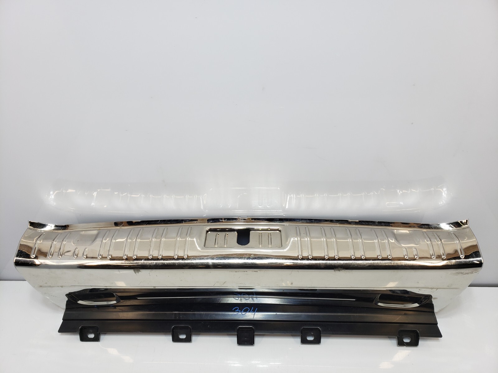 ✅ 10-14 OEM Rolls Royce Ghost RR4 Rear Trunk Loading Sill Cover Trim Panel NOTE*