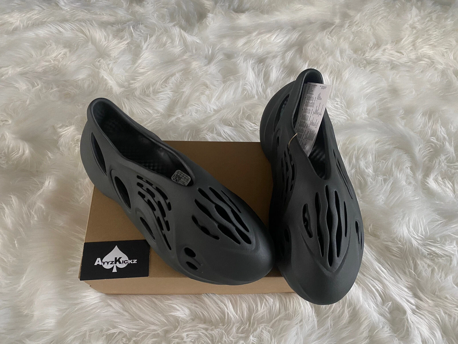 Adidas Yeezy Foam RNR Carbon UK 12