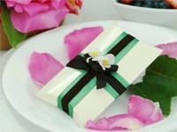 Efavormart Stylish Ivory Pillow Favor Box-100pc Efavormart Stylish Ivory Pillow Favor Box-100pc