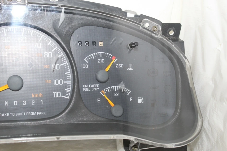 Cuadro de instrumentos velocímetro medidores 98 Pontiac Trans Sport 82.005 millas Foto 3 de 4