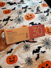 GNC Women's Vitapak Program Multivitamin 30 packs each contains 4 tablets/1 cap