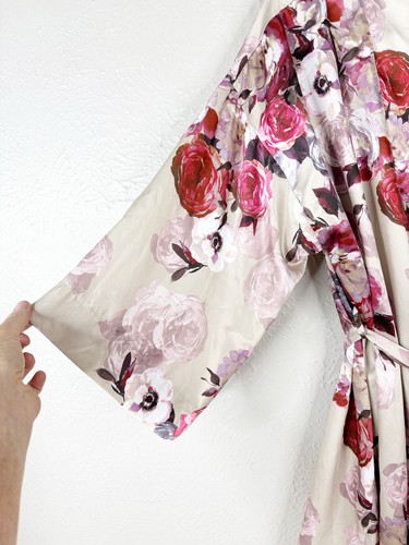 Gilligan O'Malley L/ XL Floral Rose Satin 38" Short Robe Bold Print w/Belt GUC - Picture 3 of 7