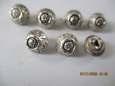 7 kleine  Metallknöpfe silbern Trachtenknöpfe Vintage