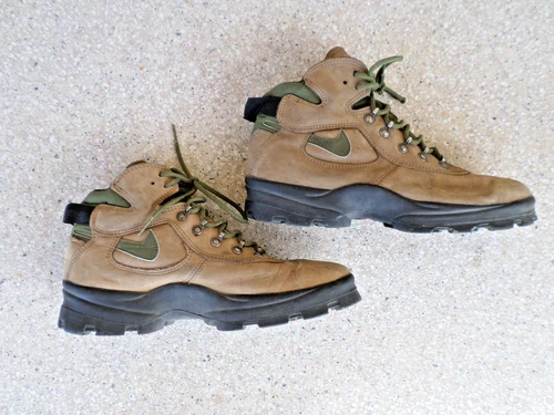 Vtg. Nike ACG Tan Leather Hiking Boots. Womens 11