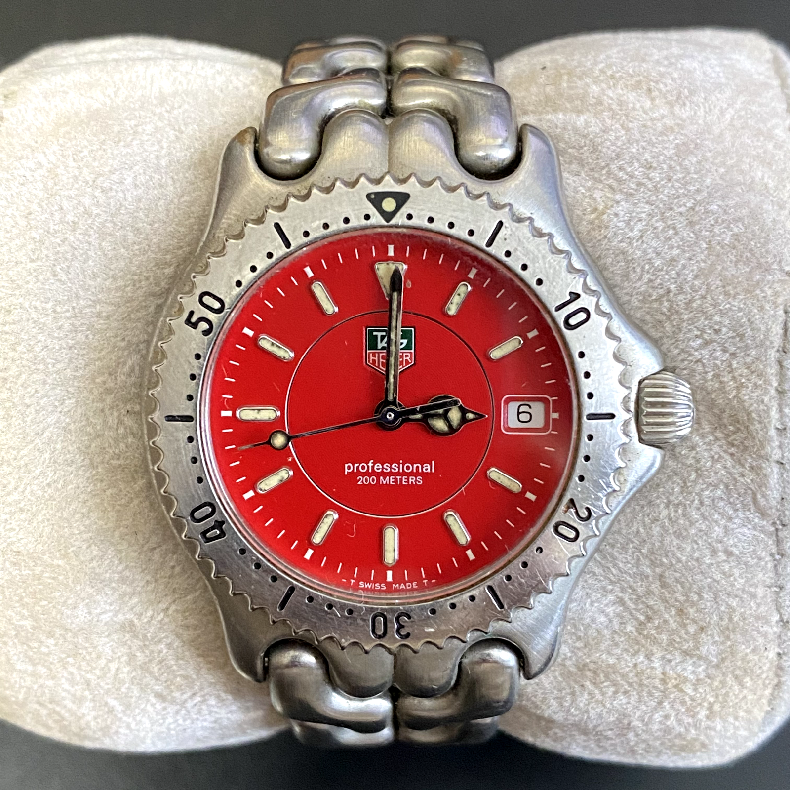TAG Heuer S/EL Pro WG121C Red Dial Quartz Boys Watch 200m Water Resistant Japan