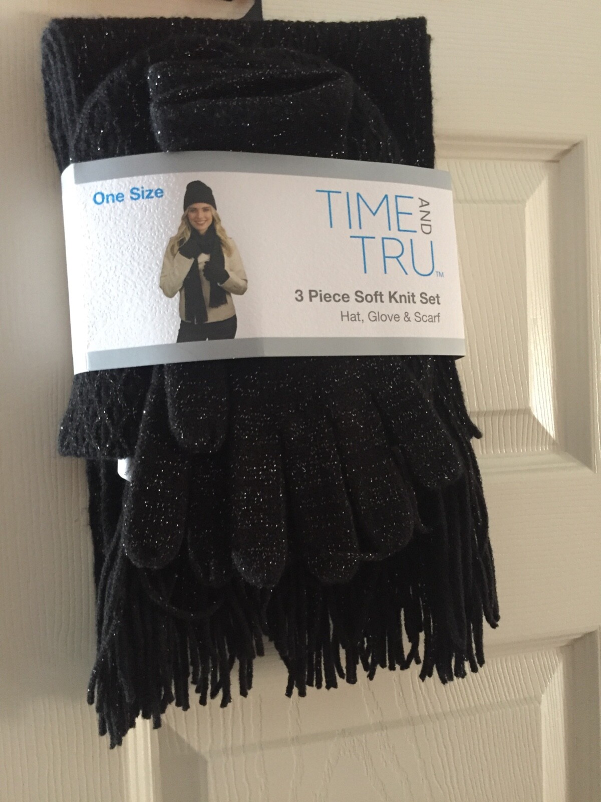 Ultra-Soft Knit Hat Glove Scarf Set One Size All-Day Comfort  -image