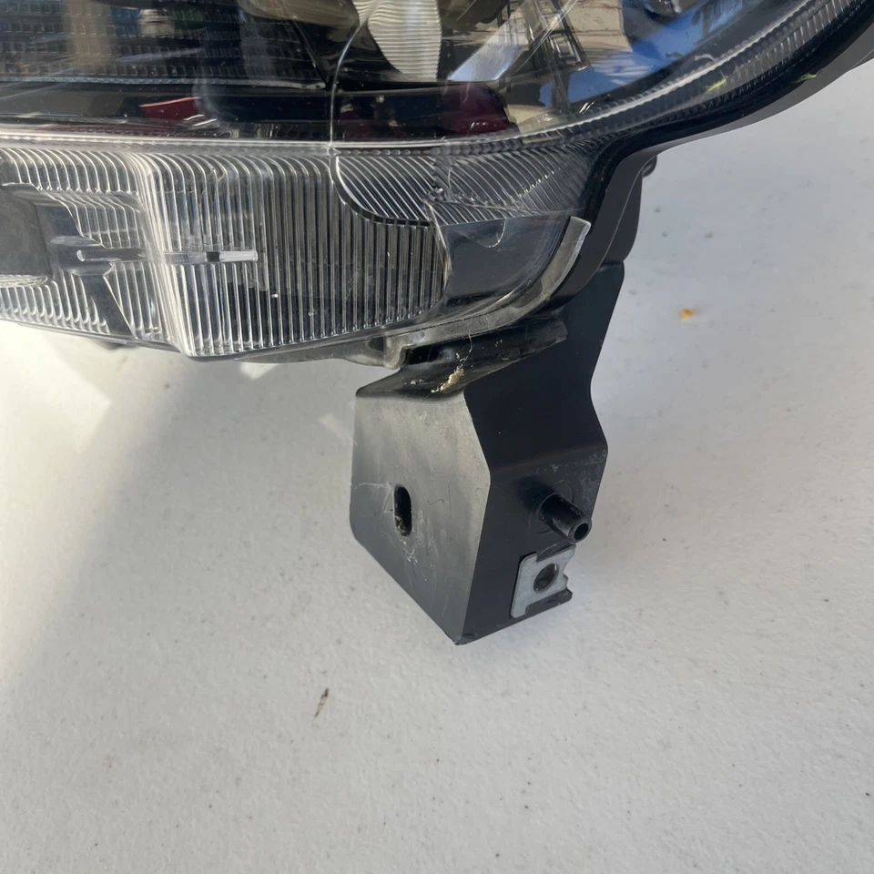 Ford Ranger XLT 2019-2023 faro izquierdo izquierdo izquierdo lado del conductor usado OEM señal clara Foto 3 de 4