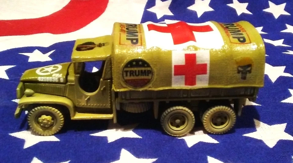 DONALD TRUMP CUSTOM D/C ARMY RED CROSS TRUCK NEW / 1/64 - Image 4 of 4