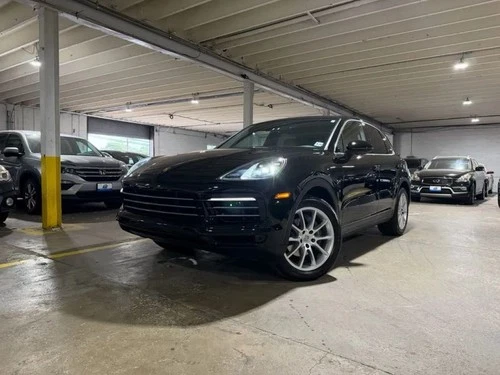 2019 Porsche Cayenne Base Image 1 of 4