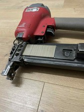 Senco Sns41 16 Ga Pneumatic Brad Nailer Stapler
