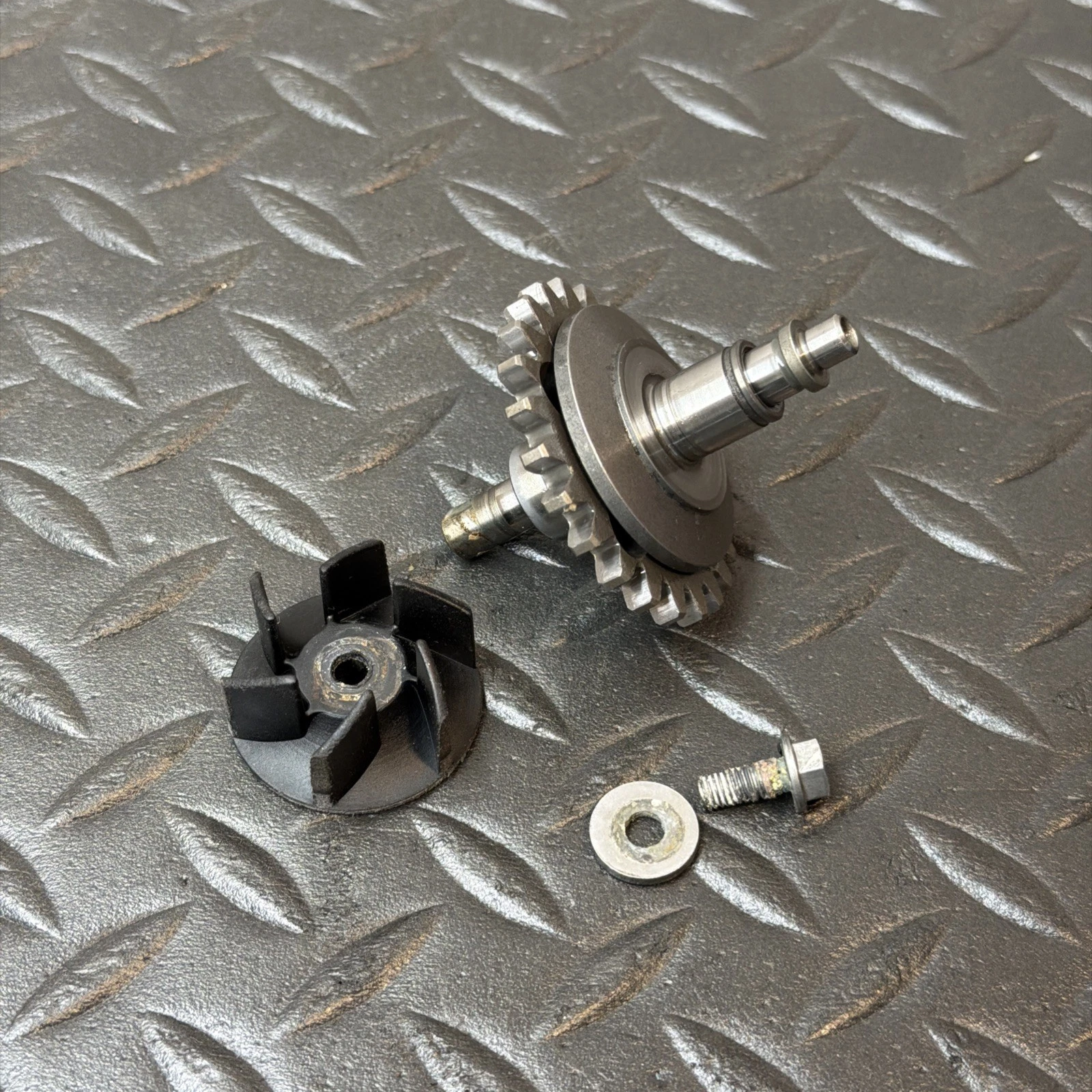 1996 KTM 250 MXC OEM Water Pump Shaft Gear And Impeller Ktm 250 Xcw Water Pump