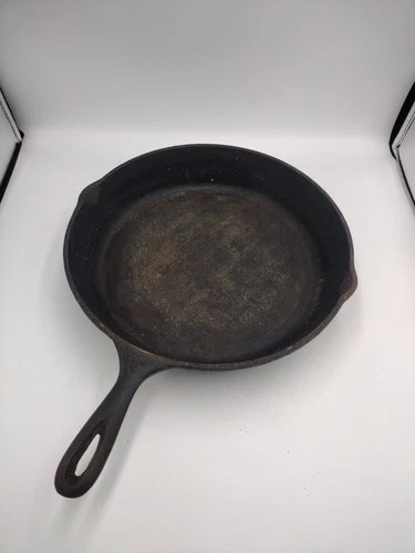 Vintage Cast Iron 12 in SK10 Made In USA Fast Shipping