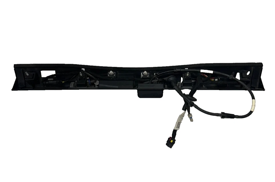 Apliques centrales traseros GM con doble cámara para Chevrolet Bolt EV 2017-2019 Foto 3 de 4