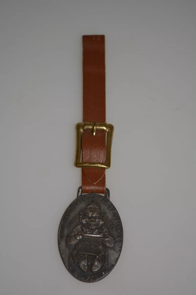 MONTRE VINTAGE ORIGINALE DR PEPPER BONNE CHANCE BILLIKEN FOB WACO POCHE PUBLICIT