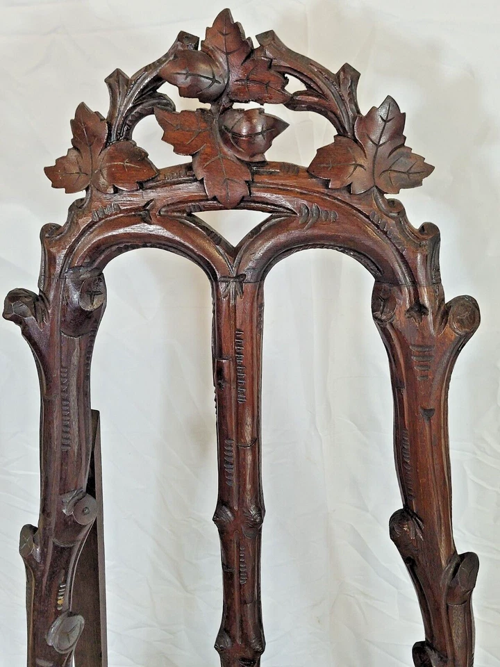 CABALLETE DE NOGAL TALLADO BOSQUE NEGRO Foto 3 de 4