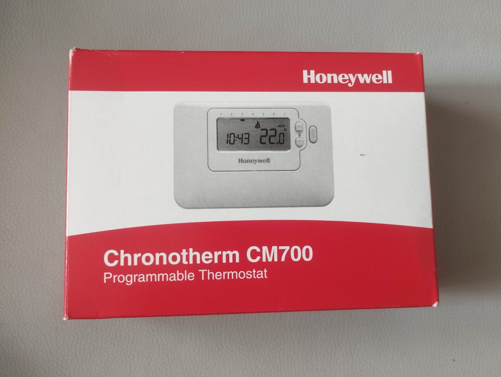 Thermostat Honeywell CM700 programmable pour régler panne de chauffage