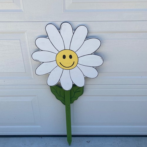 The Giant Daisy Flower That Never Needs Watering, Wood Outdoor Garden Decor - Picture 9 of 9