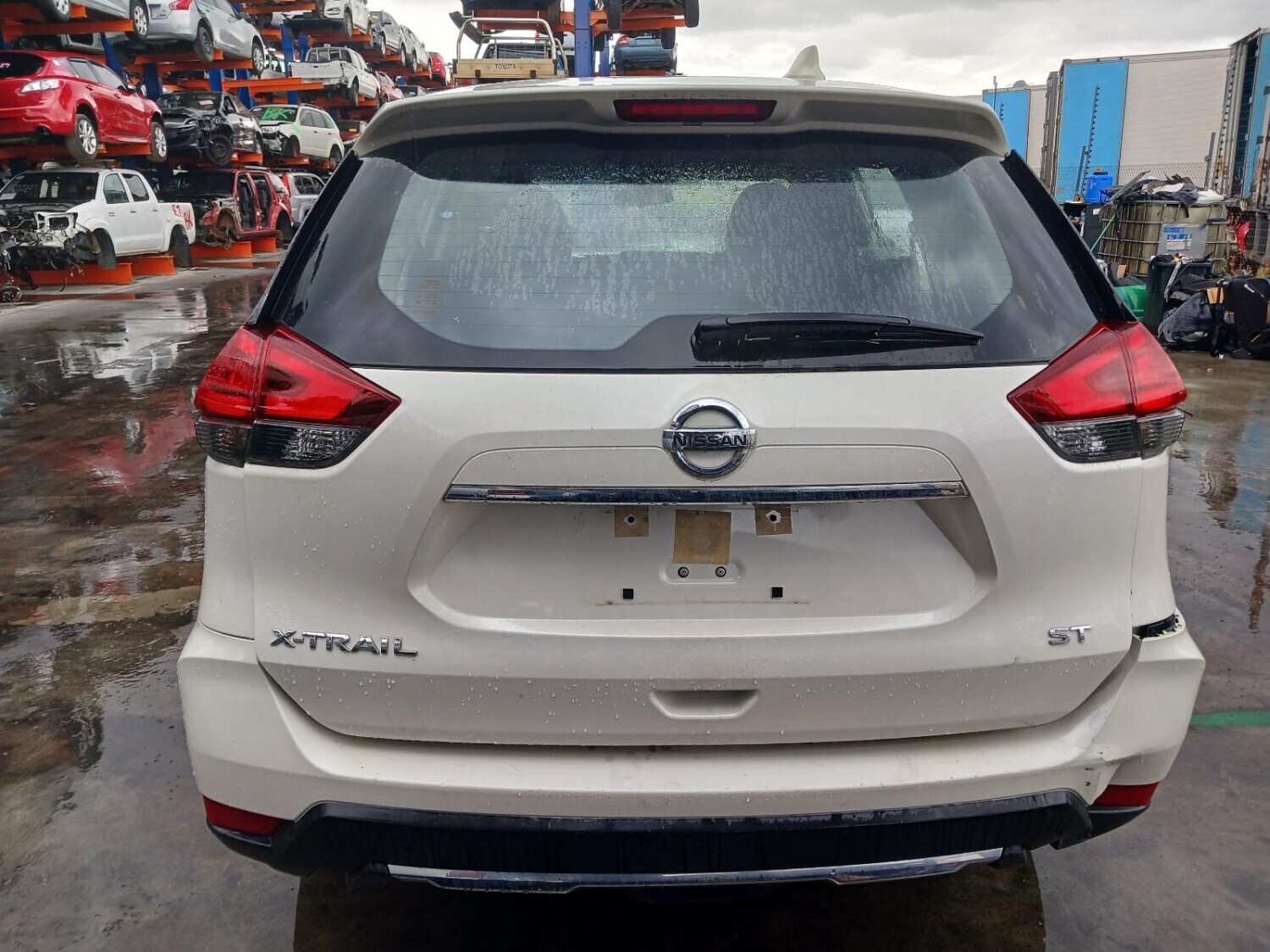 Nissan Xtrail T32 Left Front Door Trim eBay