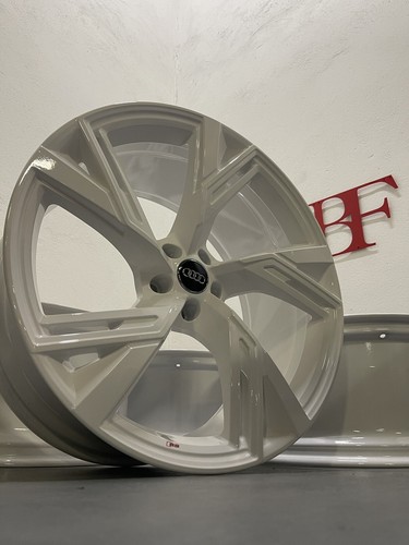 Original Audi RS6 RS7 4K C8 Felgen 4K0601025R T Räder Weiß Performance GT