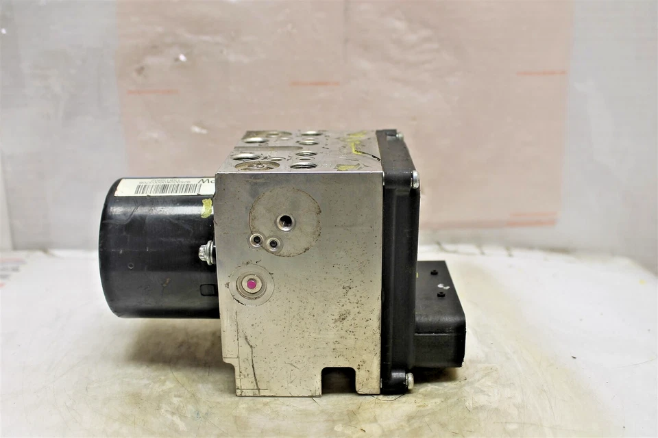 Módulo de control de bomba ABS Chevrolet Impala MonteCarlo 2006-07 OEM 6J3 633 15815904 Foto 2 de 4