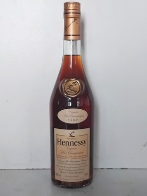 COGNAC HENNESSY VSOP FINE CHAMPAGNE BOTTLE DECANTER BOTTLE