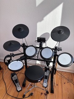 E Schlagzeug Fame DD Lite Pro in Top Zustand INKLUSIVE Pearl Drumhocker