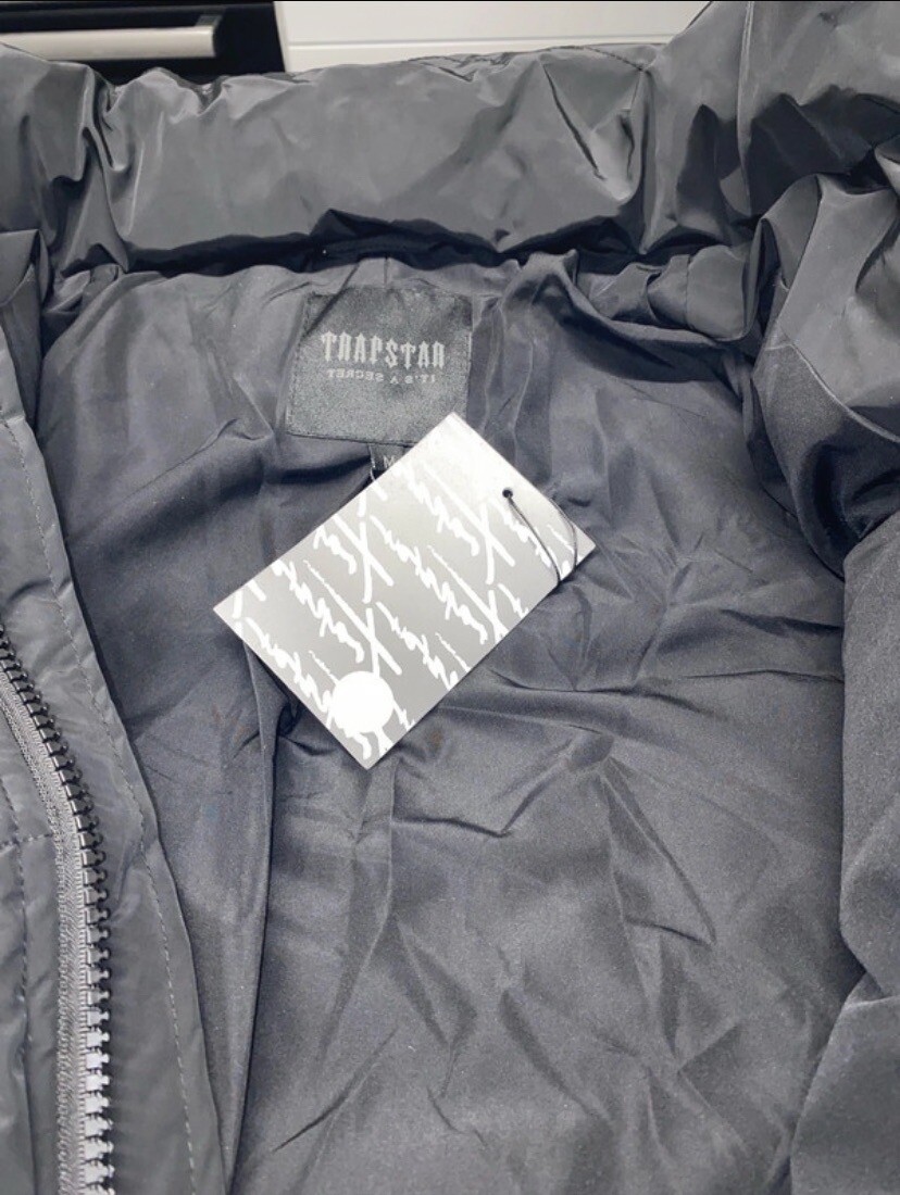 trapstar Iron gate Puffer Red/Black Colourway eBay