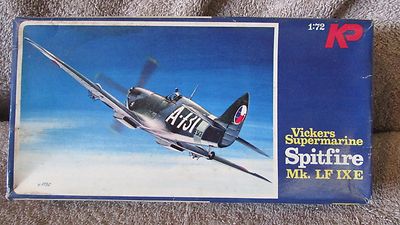 KP Vickers Supermarine Spitfire Mk. LF IXE Model Kit - 1:72 - #20     (A 2)