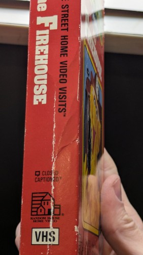 Sesame Street Home Video Visits The Firehouse (VHS, 1990) RARE VTG Vintage! - Imagen 4 de 6