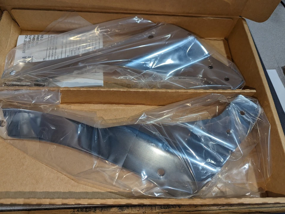 NUEVO Yamaha - STR-5BN41-10-00 - V Star 650 Sistema de respaldo de pasajero de montaje fijo Foto 2 de 4