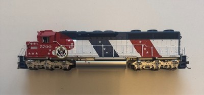 H0 Athearn Genesis Santa-Fe SD45-2 Bicentennial (200 Jahre USA) dig+analog