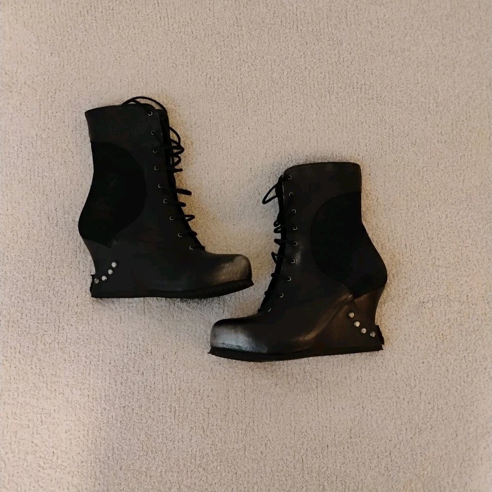 John fluevog boots Studded Wedge Goth Punk Metal Rock Band Grunge  womens Sz 8 - Image 2 of 4