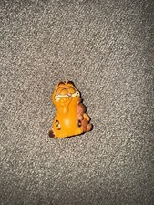 Vintage Garfield Cartoon Character 1981 Rare Sucking Thumb With Pookie Figurine
