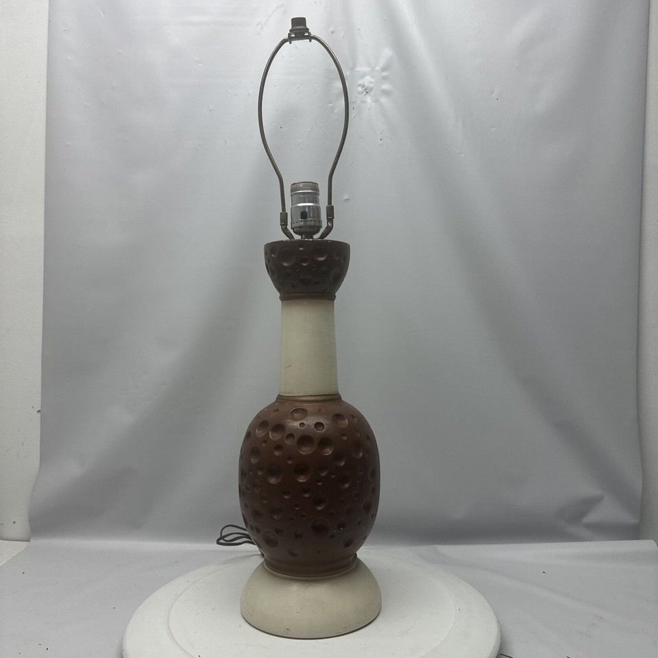 A genuine mid-century modern ceramic table lamp with a one-of-a-kind strange silhouette — the kind of piece interior designers hunt estate sales for years to find.