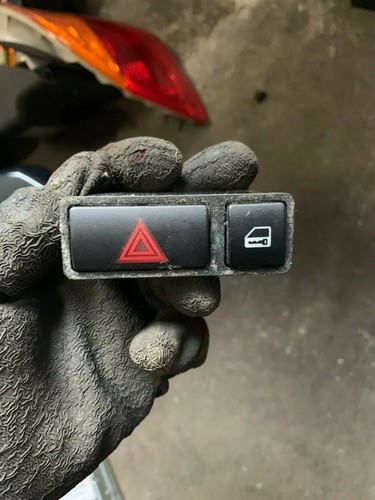 Schalter Warnblinklicht Schalter ZV 8368920 61318368920 BMW 3er E46