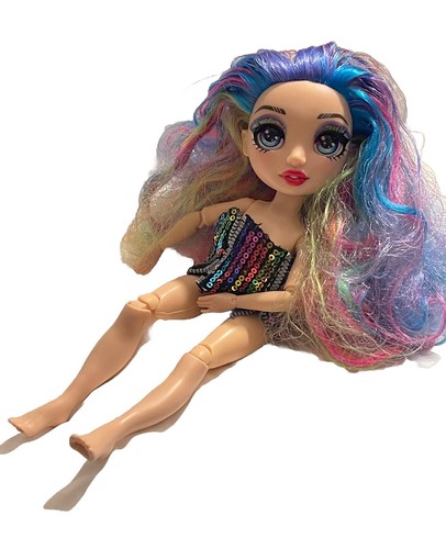 Amaya Raine Rainbow bambola alta moda ottima articolata - Foto 3 di 3