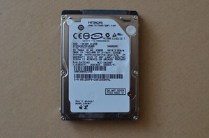 HITACHI 250GB HDD 2,5" intern Festplatte - HTS545025B9A300 - SATA 3GB/s