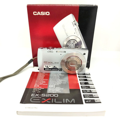 Casio EX-S200 Exilim Digital Camera Kamera 14.1  Megapixel OVP  Zubehörpaket