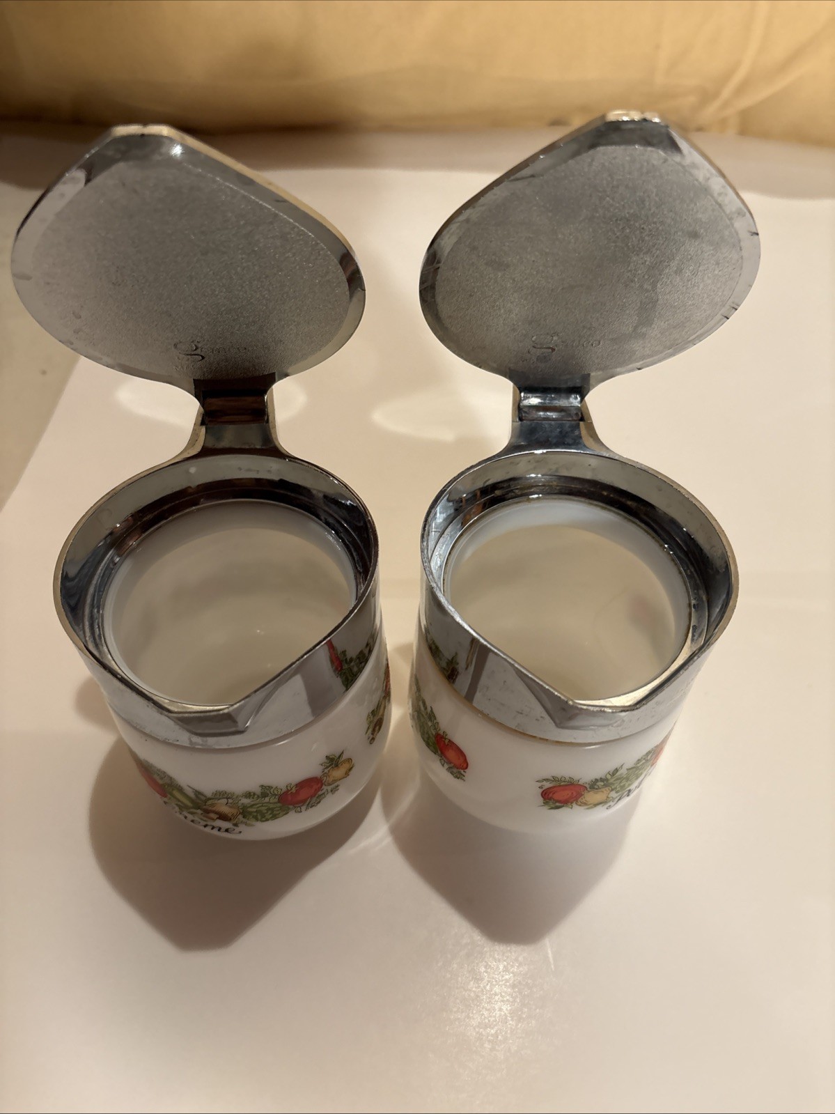 2 Vintage Gemco Spice O’ Life Creamer Pot a Creme with Lid Matches Corning Ware