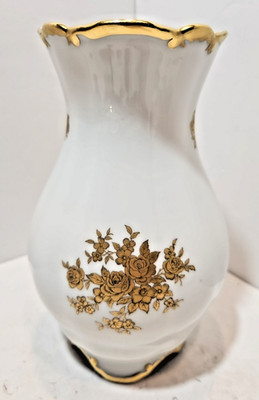 Vtg Jlmenau Graf Von Henneberg White Porcelain 8.5 In Vase w/ Gold Florals