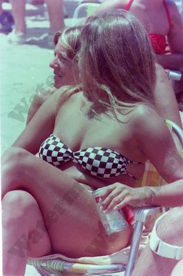 Busty glamour woman pinup pose Vintage 35mm film Negative  V0i7