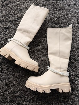 Stylischer Warmer Stiefel, Creme, Gr 39, Seitl. Reissvers, Glitzerkette Abnehmba