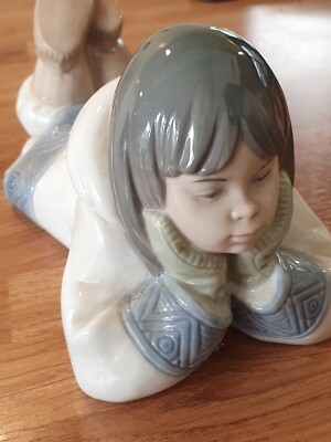 Lladro Nao Eskimo Mädchen Figur ''Dreaming On Ice'' H10cm x L18cm sehr guter Zustand